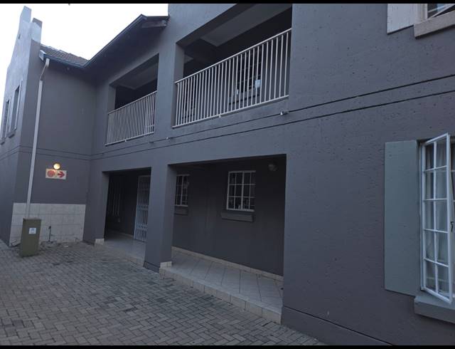 2 BEDROOM APARTMENT FOR SALE IN WATERVAL EAST